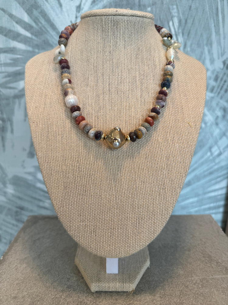Fine Stones Color Necklace