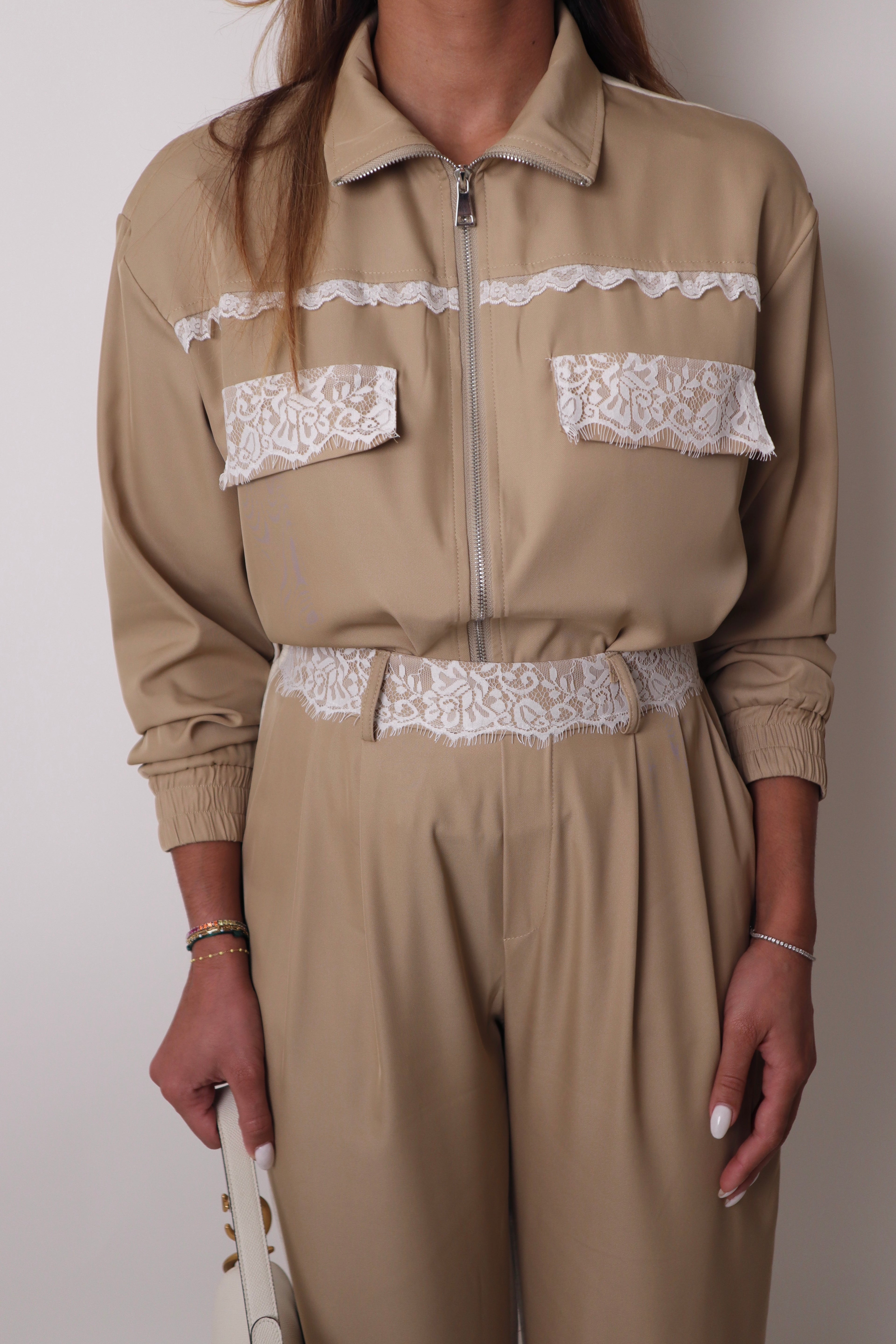 Cream Lace Lounge