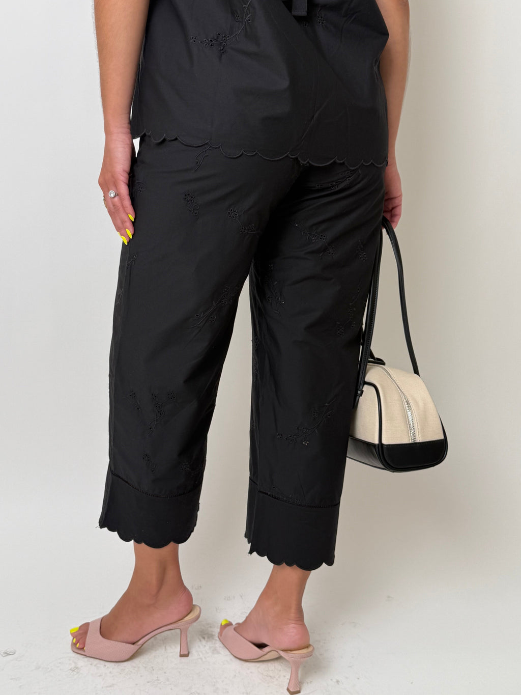 Embroidered Scalloped Hem Cropped Pants