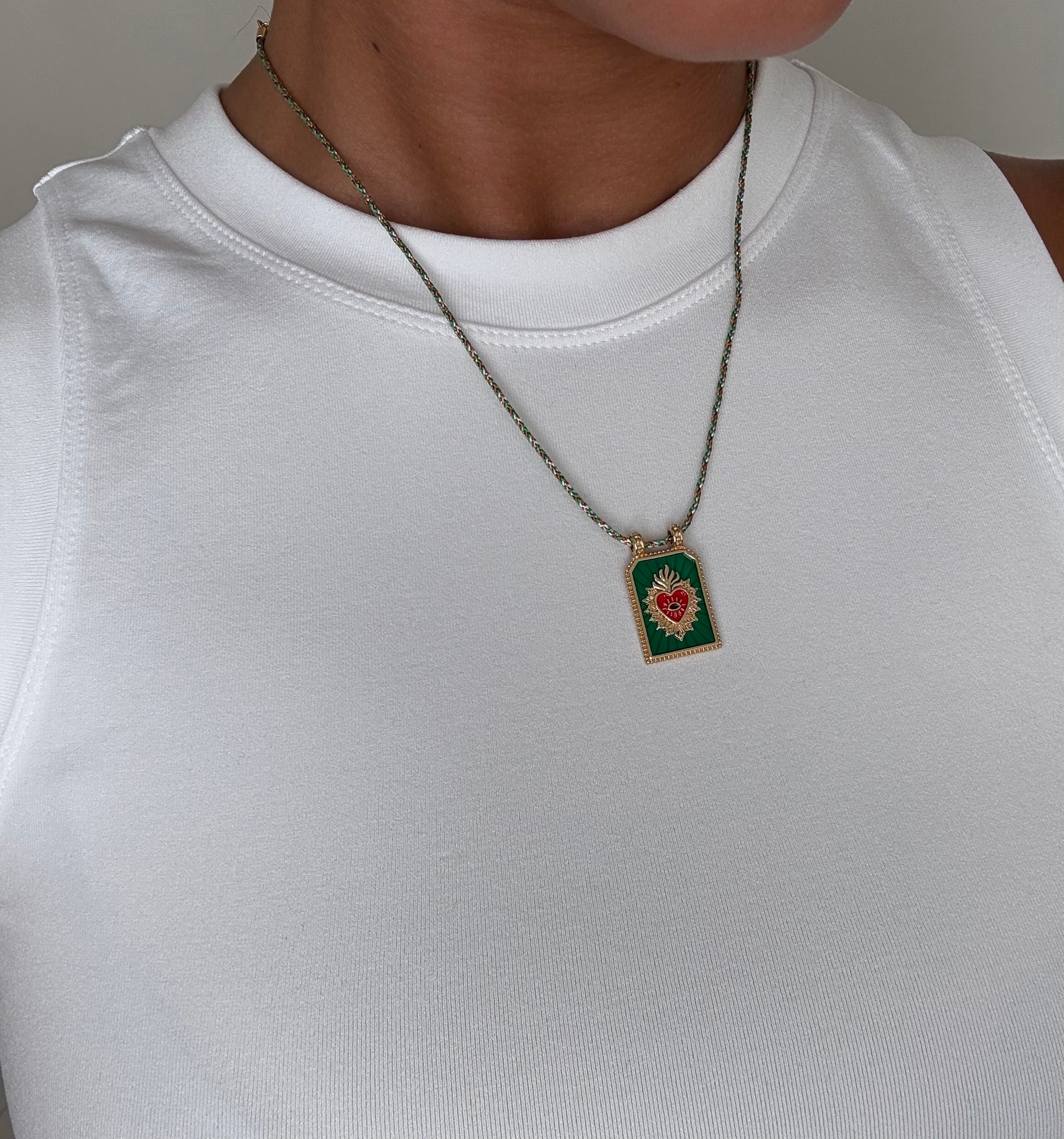 Green Heart Pendant Thread Necklace