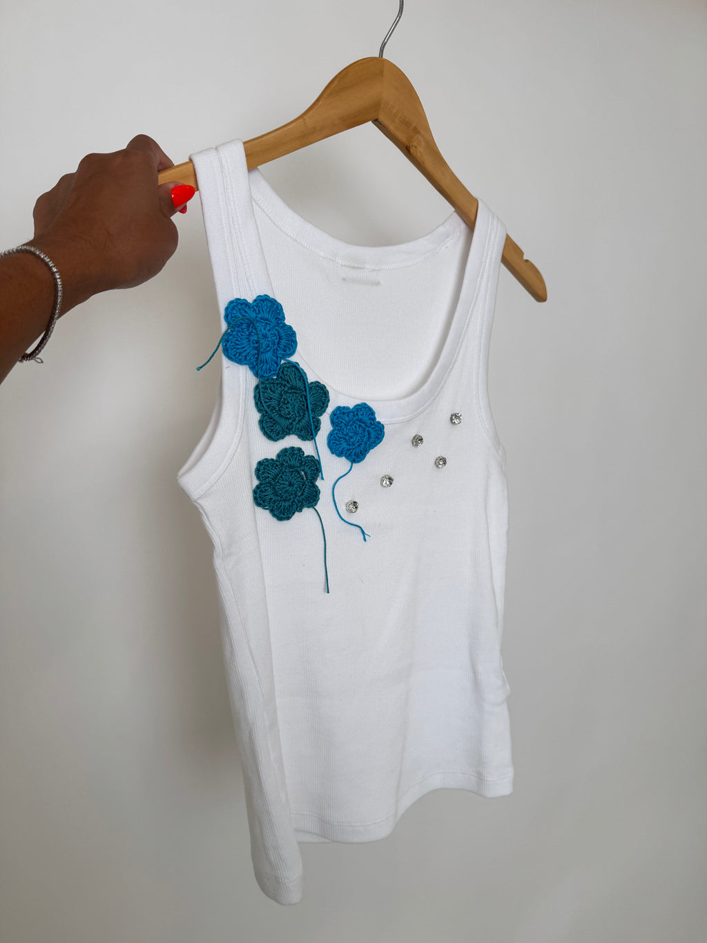 Crochet Flowers Tank Top White