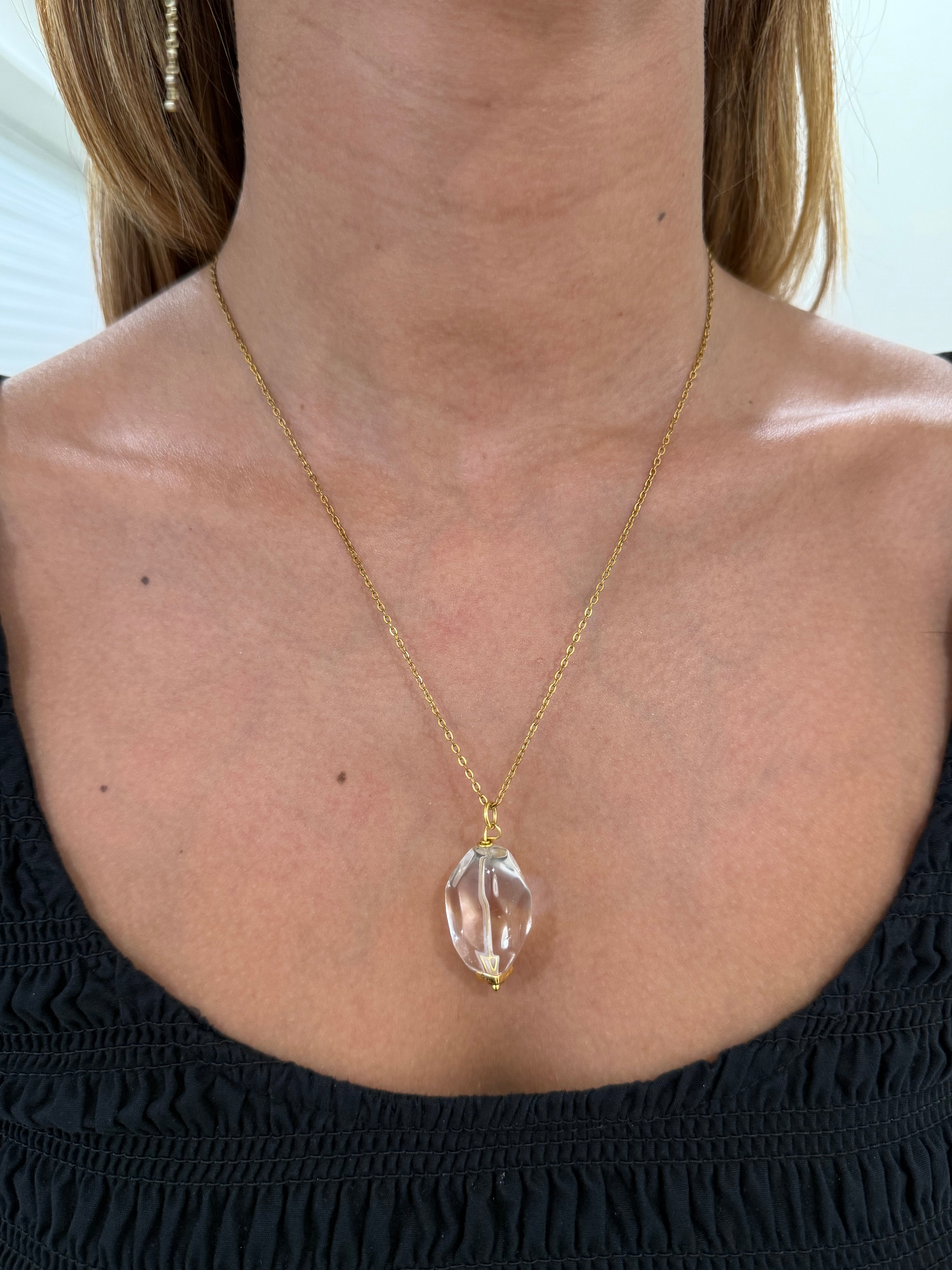 Quartz Clear Necklce