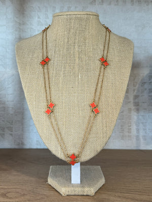 
            
                Load image into Gallery viewer, Mini Flowers Long Necklace
            
        