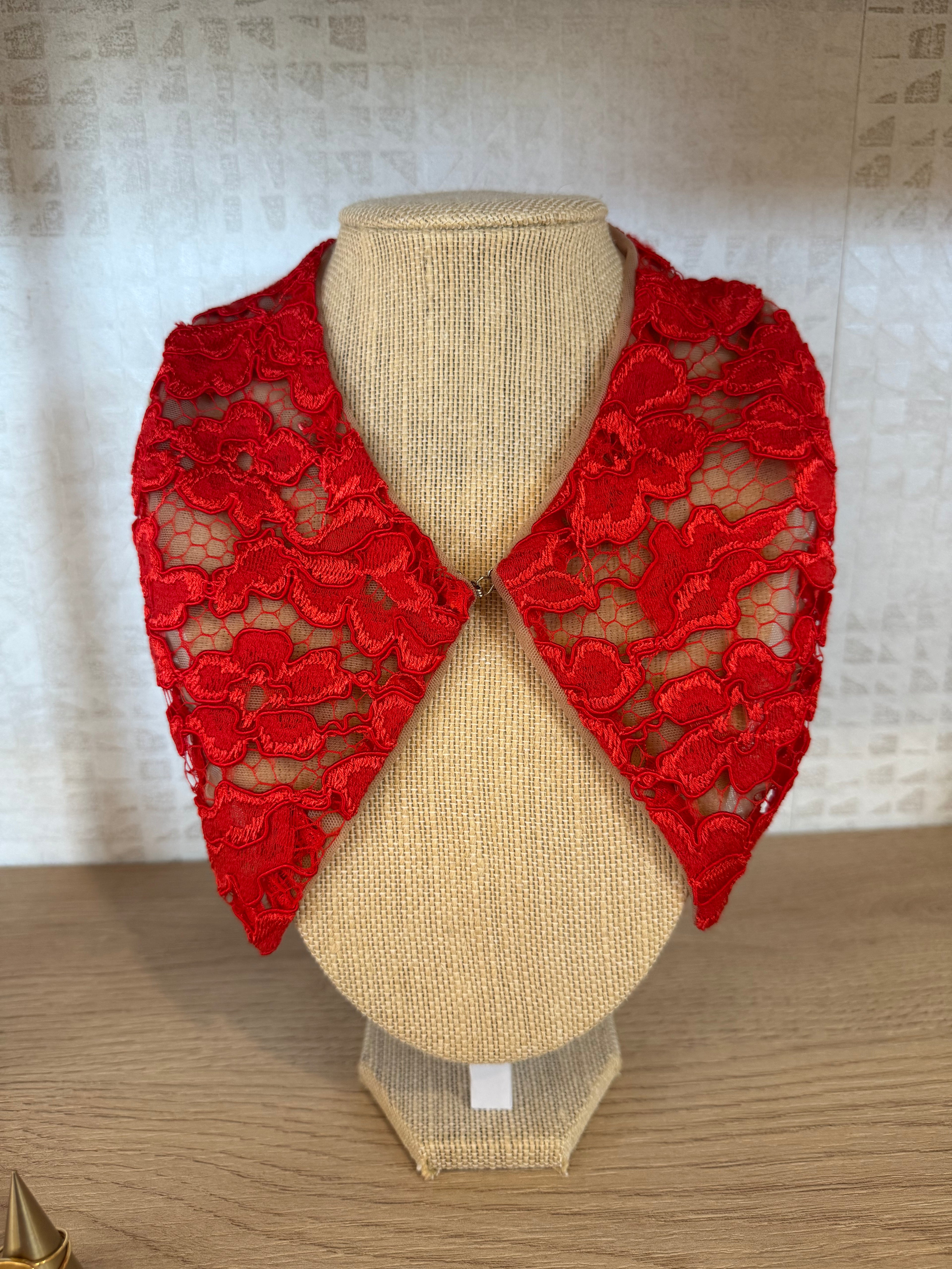 Red Lace Neck Collar