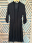 Vestido midi negro plisado