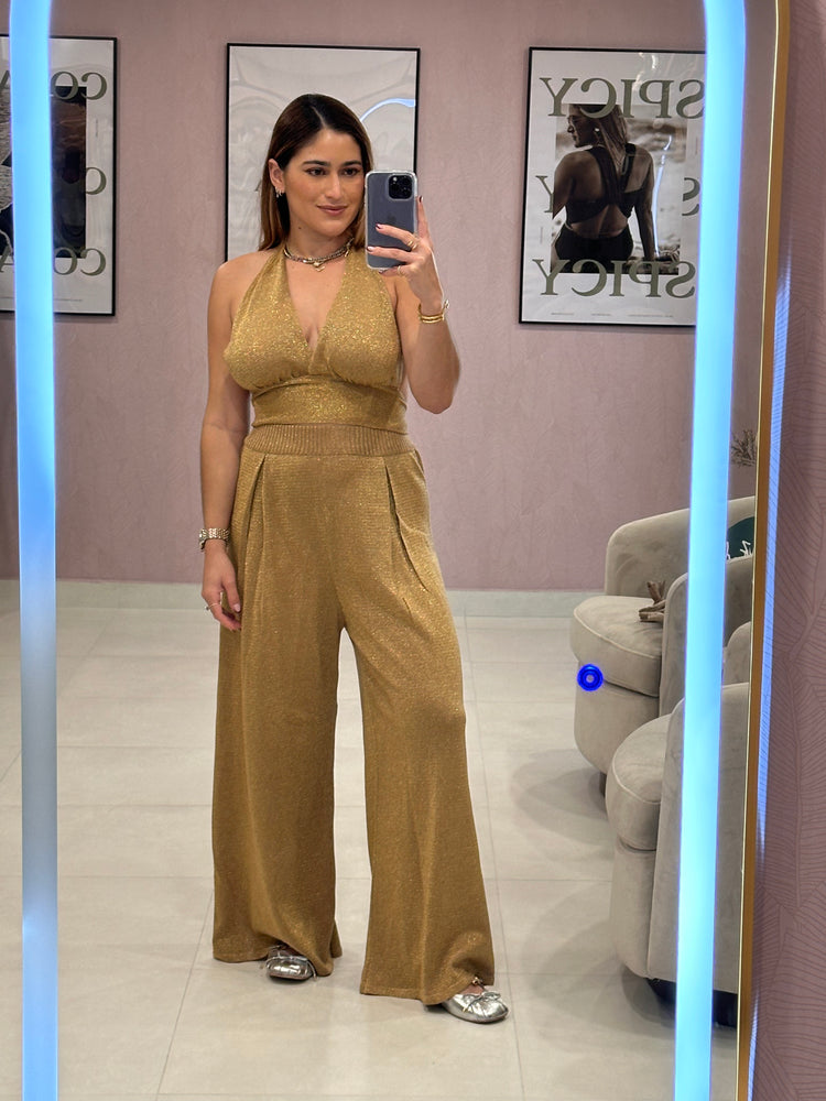
            
                Load image into Gallery viewer, Gold Shinny Wide Leg Pant
            
        
