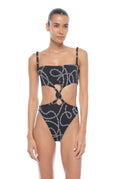 Tobias Chains One Piece