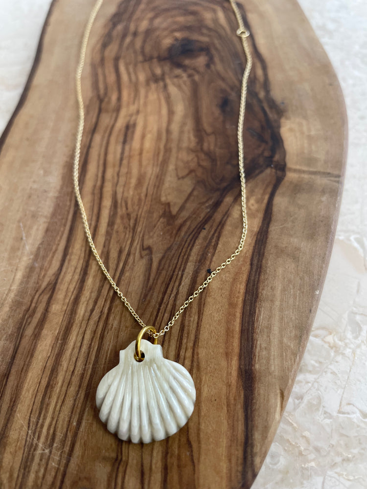 Neutral Oyster Necklace