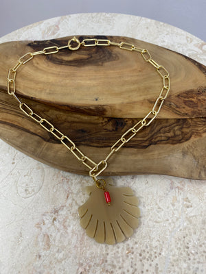
            
                Load image into Gallery viewer, Big Chains Coral Necklace
            
        