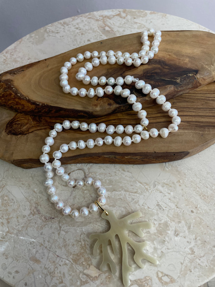 Fresh Pearls Coral Necklace