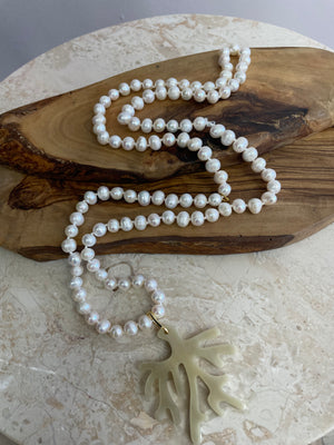 Fresh Pearls Coral Necklace