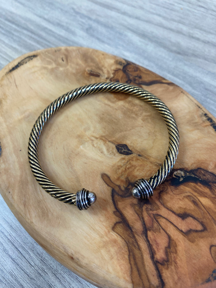 
            
                Load image into Gallery viewer, Two Tone Cable Bracelets
            
        